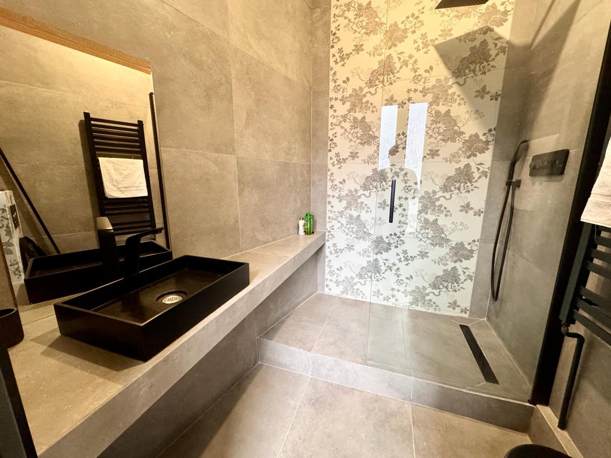 Mande Apartment