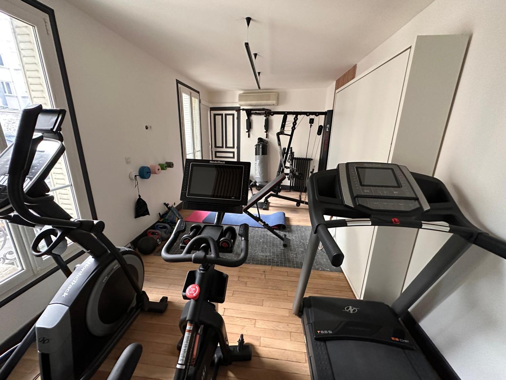 Mande Apartment Paris